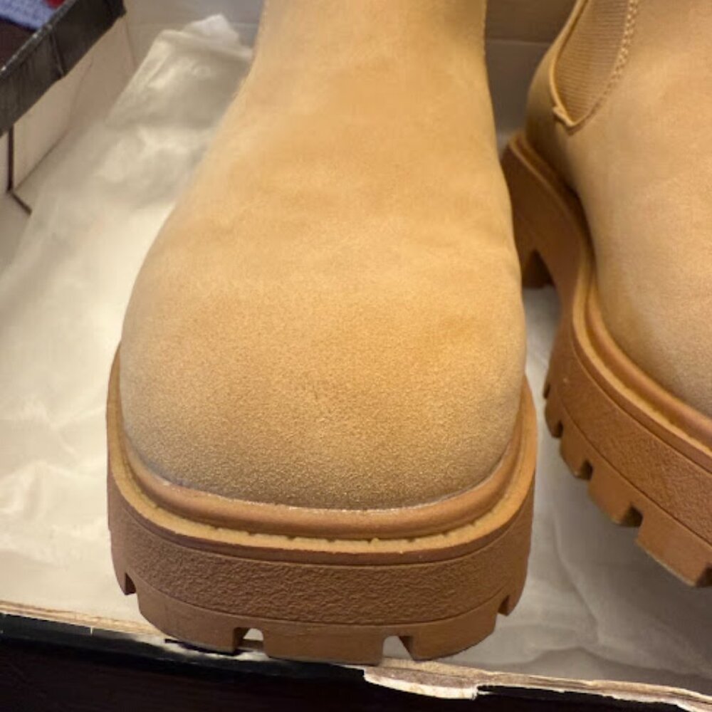 Women's Ankle Boot Low Heel Lug Sole Slip on - Chelsea Light Brown -size 8 - Picture 7 of 9